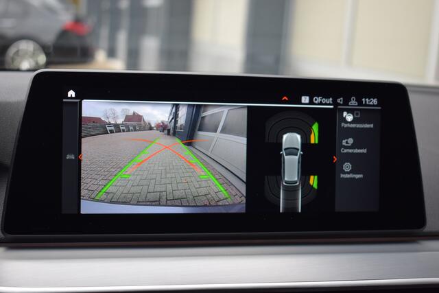 BMW 5-SERIE Touring 520i High Executive Edition | Sportline | Leer | Camera | OrigNL