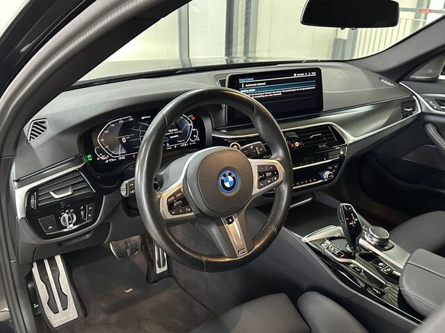 BMW 5-SERIE Touring 530e M Sport Edition | Elek. Trekhaak | H&K Sound | ACC | Park-Assist |
