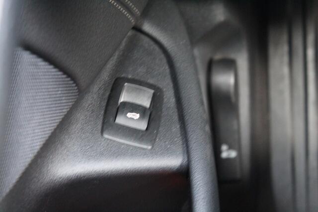 BMW 5-SERIE Touring 520i Executive Edition//Virt. dashboard!!