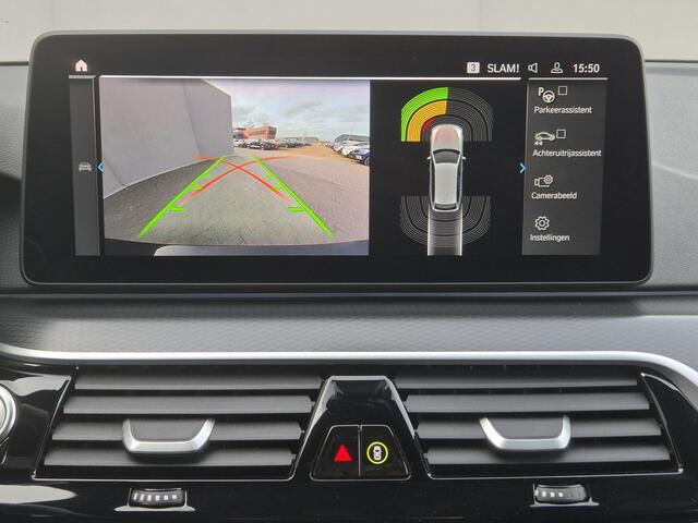 BMW 5-SERIE Touring 530e xDrive Business Edition Plus M-Sport / Accu SOH 98% / Drie fase laden / Apple Carplay Android Auto / Trekgewicht 2000 kg / Elektrische achterklep / Achteruitrijcamera / Cruise control / Keyless Entry/Start / Climate control /