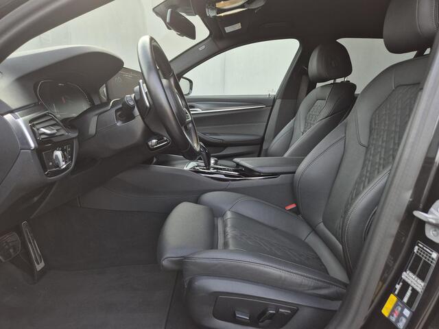 BMW 5-SERIE Touring 530e xDrive Business Edition Plus M-Sport / Accu SOH 98% / Drie fase laden / Apple Carplay Android Auto / Trekgewicht 2000 kg / Elektrische achterklep / Achteruitrijcamera / Cruise control / Keyless Entry/Start / Climate control /