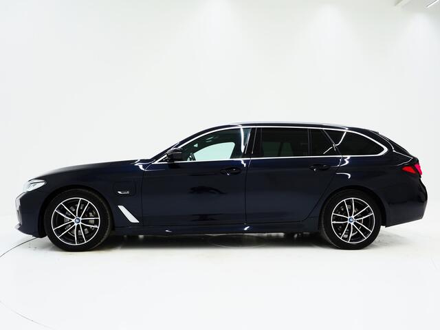 BMW 5-SERIE Touring 530e xDrive M Sport | Panoramadak | Harman/Kardon | Leder | 360 | Adaptive Cruise | Trekhaak | Carplay