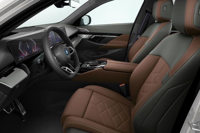 BMW 5-SERIE Touring 550e xDrive Innovation Pack M Sportpakket Pro Aut. - Verwacht: April 2026