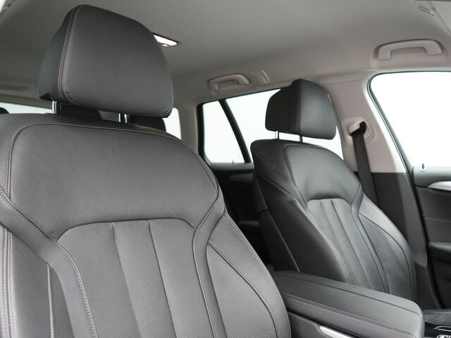 BMW 5-SERIE Touring 520e Business Edition Plus PHEV 204pk Dealer O.H. | Head Up | Camera | Lederen Comfortstoelen Memory & Ventilatie | Apple Carplay | Blis | Virtual | Stoelverwarming | Navigatie | DAB | Plug In Hybrid |