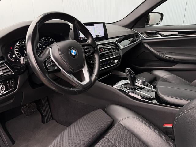 BMW 5-SERIE Touring 520i Executive Automaat Navigatie/Camera/18inch.