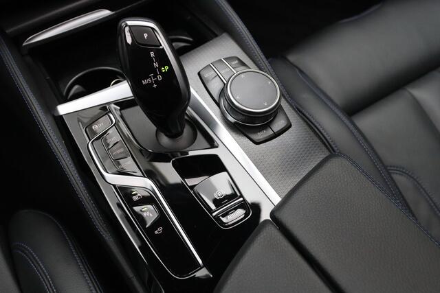 BMW 5-SERIE 530e xDrive Business Edition Plus, Kuipstoelen, Schuifdak, Harman/Kardon Sound