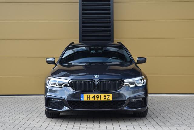 BMW 5-SERIE Touring 520i High Executive Edition * M-Pakket *Comfortstoelen * 20'Lm * Head-up *