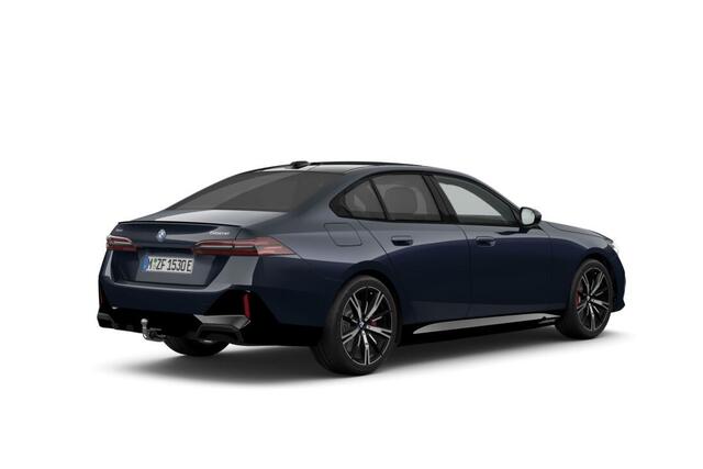 BMW 5-SERIE Sedan 550e xDrive | M Sportpakket Pro | Innovation Pack | Travel Pack | Comfort Pack | Trekhaak
