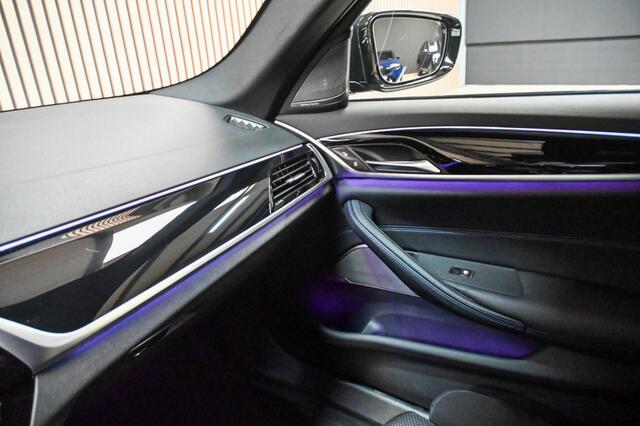 BMW 5-SERIE 530e xDrive | M-Sport | HUD | STOELVERWARMING | HARMAN KARDON |