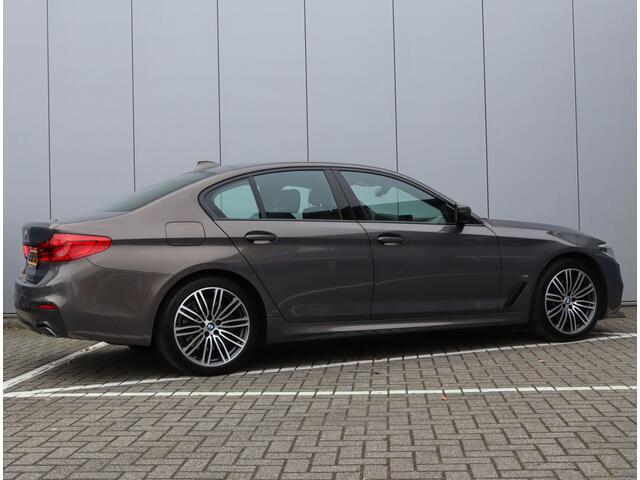 BMW 5-SERIE 530e iPerformance eDrive Edition | M-sport | SOH 89,2% | Org. NL