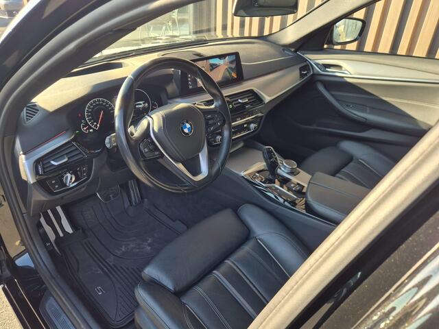 BMW 5-SERIE Touring 520d xDrive High Executive M-Sport | HUD | LED | Trekhaak | Pano