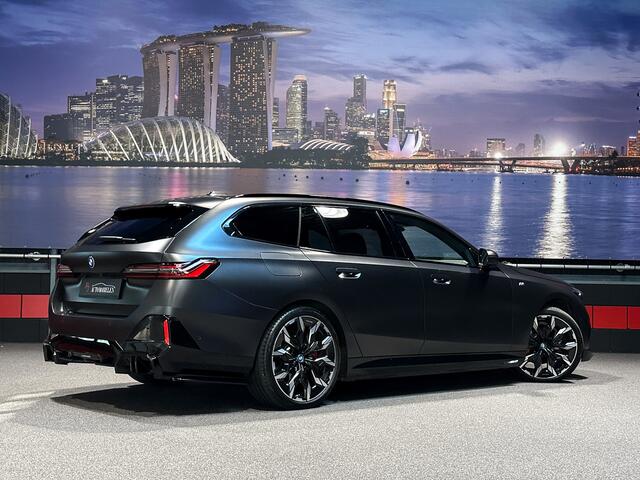 BMW 5-SERIE Touring 530e M Sport PRO FrozenBlack|HUD|360|Panorama|Trekhaak|BTW