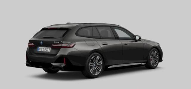 BMW 5-SERIE Touring 530e M Sport pro - Panoramadak - Driving Assistant Professional - head up - Stoelventilatie - stoelverwarming voor/achter - BMW Iconic Glow - Getinte Ruiten - Comfort Access - Active Guard -
