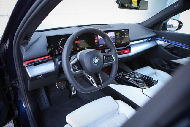 BMW 5-SERIE Touring 530e M Sport Edition