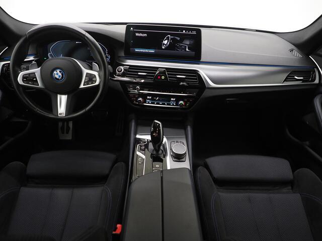 BMW 5-SERIE Touring 530e xDrive M Sport | Harman/Kardon | LaserLED | Adaptive Cruise | Sportstuur | Keyless | Camera | Carplay