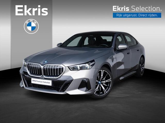 BMW 5-SERIE Sedan 530e | M Sportpakket | Glazen Panoramadak | Stuur- en stoelverwarming | Trekhaak Elektrisch | Harman Kardon | Leder
