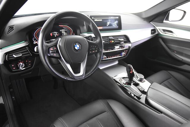 BMW 5-SERIE Touring 520d *1ste Eigenaar*Leer*Panoramadak*Trekhaak*Ambiente*