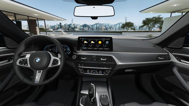 BMW 5-SERIE 530e 292PK X-Drive M-Sport / Softclose / Individual / 360° / M-S