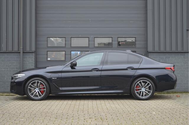 BMW 5-SERIE 520e Executive | M-PAKKET | CAMERA | CARPLAY |