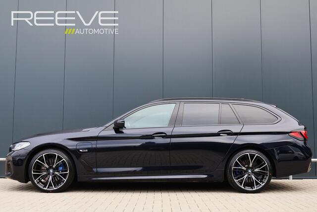 BMW 5-SERIE Touring 530e M-Sport LCI | Carbonschwarz | 20 Inch | Laser Light | Live Cockpit Prof. | Leer | Stoelverwarming | Apple Carplay / Android Auto