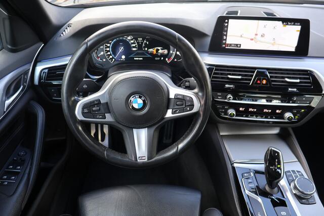 BMW 5-SERIE 520d EDE High Executive M Sport pakket l LED Adaptief l Navigatie Professional l Airodynamica pakket l Driving Assistance l PDC l Ambiance verlichting l Warmte Comfort pakket l Electrisch verwarmde voorstoelen l Camera l Alarm klasse 3 l Comfortstoelen vo