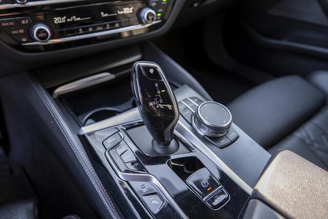 BMW 5-SERIE 530e M-Sport | H&K | Leder | Carplay | Camera