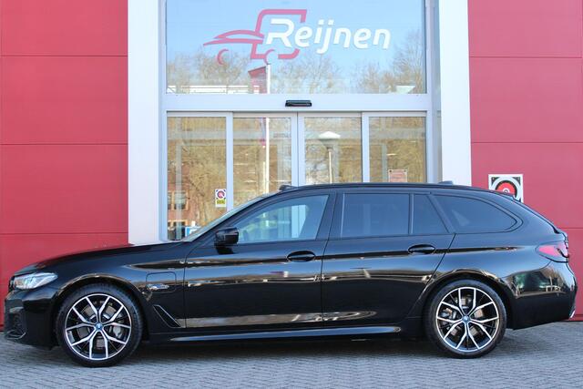 BMW 5-SERIE Touring 530e 292PK xDrive M-SPORT BUSINESS EDITION PLUS | PANORAMA SCHUIF/KANTEL DAK | HARMAN KARDON AUDIO SYSTEM | LEDEREN BEKLEDING DAKOTA SCHWARZ | COMFORT ACCESS | HEAD UP DISPLAY | ZONNESCHERM ZIJRUITEN | ADAPTIEVE LED KOPLAMPEN | DRIVING ASSISTANT P