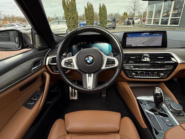 BMW 5-SERIE M550d xDrive High Executive / Vol / Prachstaat / Historie