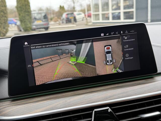 BMW 5-SERIE M550d xDrive High Executive / Vol / Prachstaat / Historie