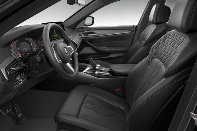 BMW 5-SERIE Touring 520i Business Edition Plus