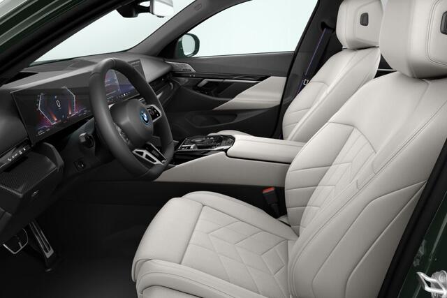 BMW 5-SERIE Sedan 530e M Sport Edition | M Sportpakket Pro | Innovation Pack | Comfort Pack | Trekhaak