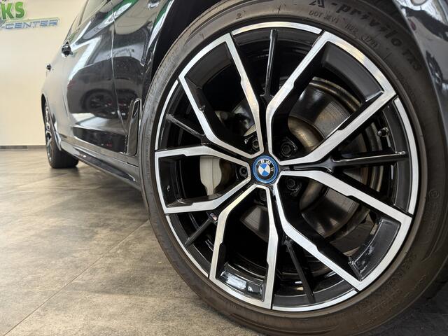 BMW 5-SERIE Touring 530e xDrive Business Edition Plus M Sport ACC Co-Pilot Panoramadak ! 2e Paasdag geopend van 12.00 tot 17:00u !