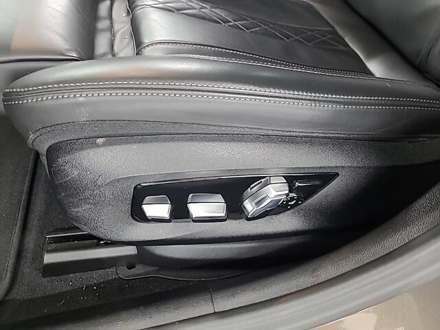 BMW 5-SERIE 520e Business Edition Plus M Sport | M Performance | Alvitgrau | Panoramadak | Laser | Stoelverwarming | Stuurverwarming | Camera | Adaptive Cruise Control | Apple Carplay | Navigatie | Elektrische Stoelen |