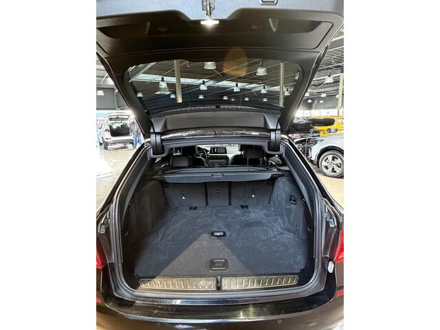 BMW 5-SERIE Touring 530i High Executive Leer Panorama Sportstoelen Navigatie 18 LMV