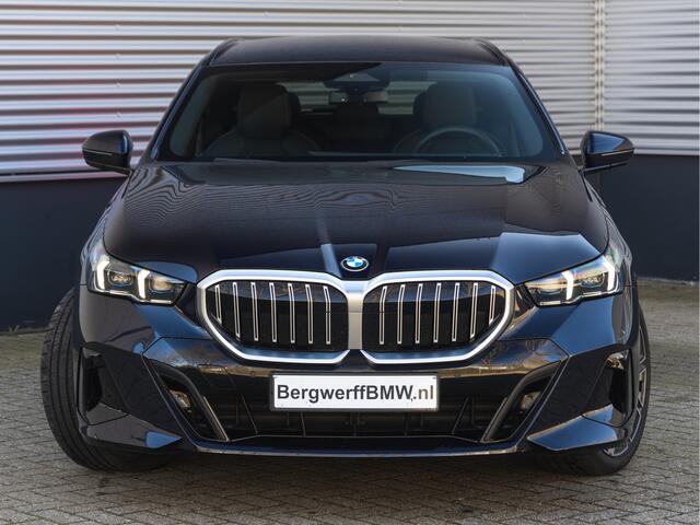 BMW 5-SERIE Touring 540d xDrive M-Sport - Individual Leder - Memoryzetels - Driving Assistant
