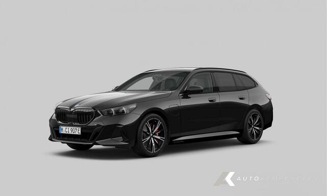 BMW 5-SERIE 550e xDrive Touring M Sport Pro | Panorama | Harman/Kardon | Driving Ass. Plus | Trekhaak | Adaptief onderstel Pro | 20' Inch |