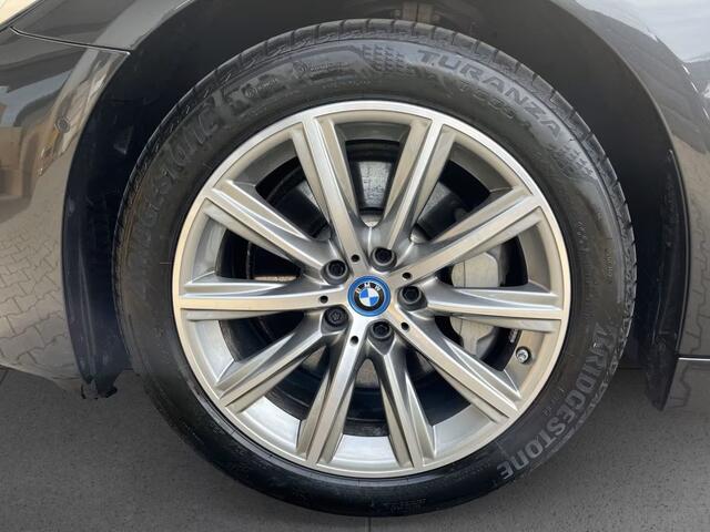 BMW 5-SERIE Touring 530e ** LASER, NAVI+, DAKOTA LEDER, PANORAMA, HuD, KEYLESS, MEM, 38k onder NP ** 1e EIG - UNFALLFREI - BMW GAR ** ** INFORMEER OOK NAAR ONZE AANTREKKELIJKE FINANCIAL-LEASE TARIEVEN **