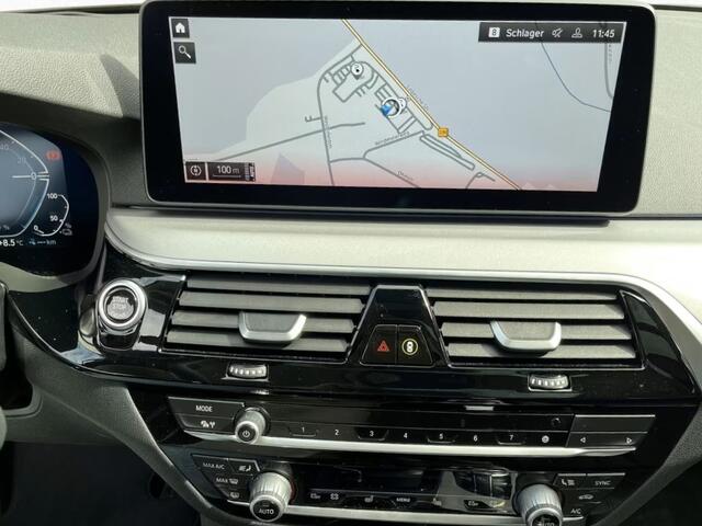 BMW 5-SERIE Touring 530e ** LASER, NAVI+, DAKOTA LEDER, PANORAMA, HuD, KEYLESS, MEM, 38k onder NP ** 1e EIG - UNFALLFREI - BMW GAR ** ** INFORMEER OOK NAAR ONZE AANTREKKELIJKE FINANCIAL-LEASE TARIEVEN **