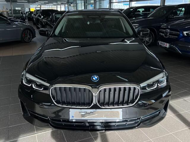 BMW 5-SERIE Touring 530e ** LED, NAVI+, LEDER, PANORAMA, ADAPT. CRUISE, SHADOW-LINE, 19-INCH LMV ** 1e EIG - UNFALLFREI ** ** INFORMEER OOK NAAR ONZE AANTREKKELIJKE FINANCIAL-LEASE TARIEVEN **