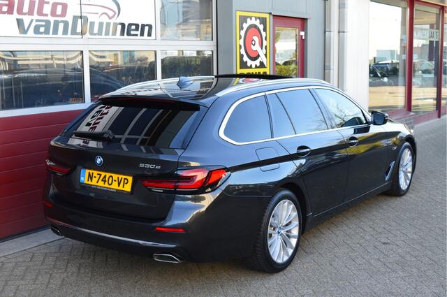 BMW 5-SERIE Touring 530e Business Edition Plus O.a: Pano, PDC, Carplay, Stoelverw, Navi, Clima, Etc. All-in prijs!