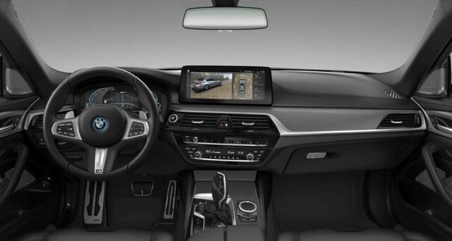 BMW 5-SERIE 530e xDrive M Sport - Schuif/kanteldak - Active Cruise Control - M Multifunctionele voorstoelen - Comfort Access - High Beam Assistant - Head up - Harman Kardon - Parking Assistant Plus -