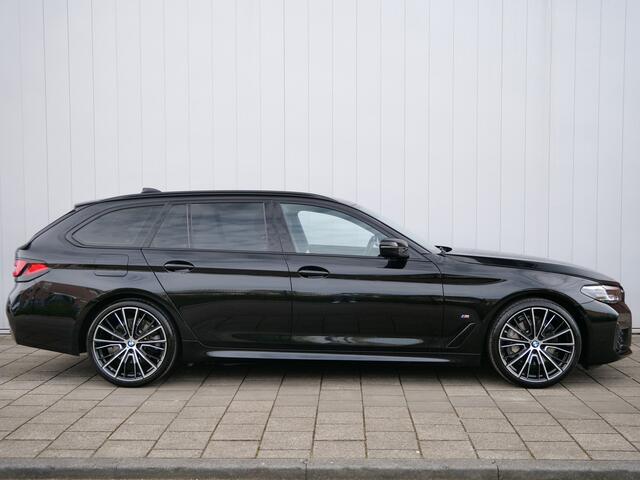 BMW 5-SERIE Touring 530i Business Edition Plus M-pakket / Trekhaak / Memory / Stoelverwarming