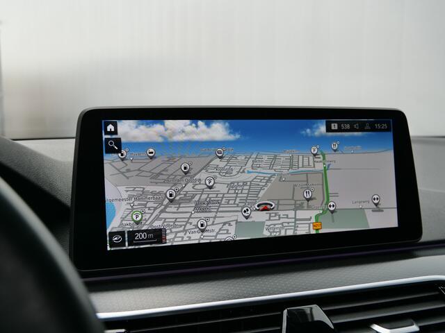 BMW 5-SERIE Touring 530i Business Edition Plus M-pakket / Trekhaak / Memory / Stoelverwarming