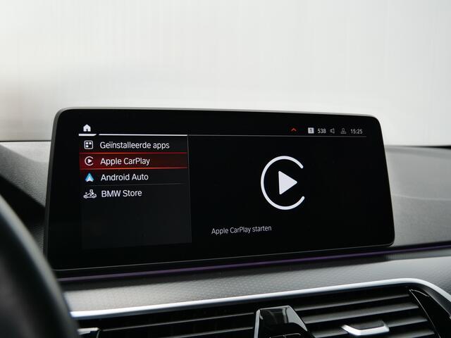 BMW 5-SERIE Touring 530i Business Edition Plus M-pakket / Trekhaak / Memory / Stoelverwarming