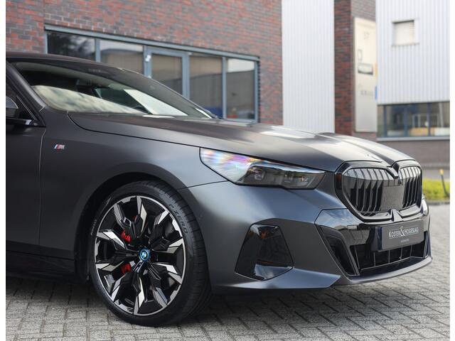 BMW 5-SERIE 550e xDrive | Pano - M Sport Pro - Bowers&Wilkins
