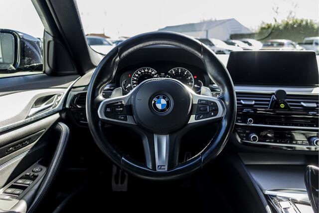 BMW 5-SERIE Touring 520i High Executive M-Sport | Pano | Camera