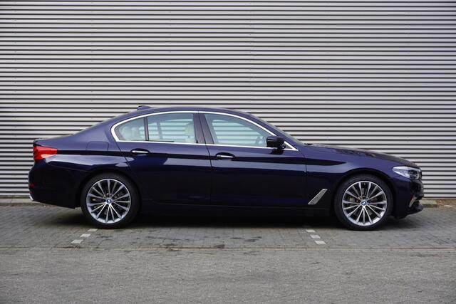 BMW 5-SERIE 540i High Executive | Active Steering | Bowers & Wilkins Diamond Surround Sound Systeem | Comfort Access | Navigatiesysteem Professional | BMW Head-Up Display