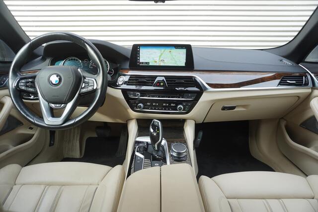 BMW 5-SERIE 540i High Executive | Active Steering | Bowers & Wilkins Diamond Surround Sound Systeem | Comfort Access | Navigatiesysteem Professional | BMW Head-Up Display