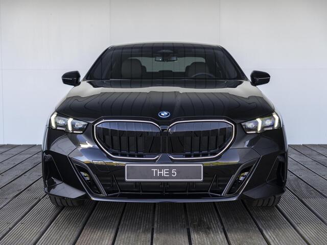 BMW 5-SERIE 530e M Sport Edition | M Sportpakket Pro | Innovation Pack | Comfort Pack | Travel Pack | Panoramadak