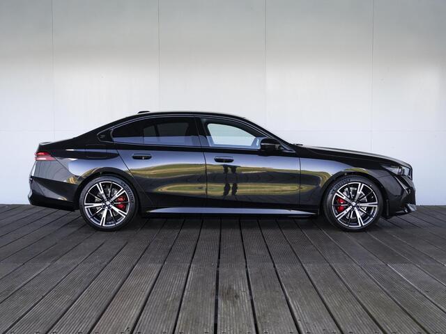 BMW 5-SERIE 530e M Sport Edition | M Sportpakket Pro | Innovation Pack | Comfort Pack | Travel Pack | Panoramadak
